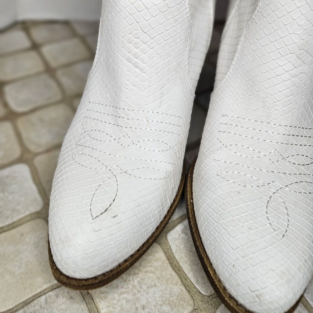Dirty Laundry Unite White Snakeskin Ankle Short Cowgirl Western Booties Size 9.5 - Picture 12 of 13